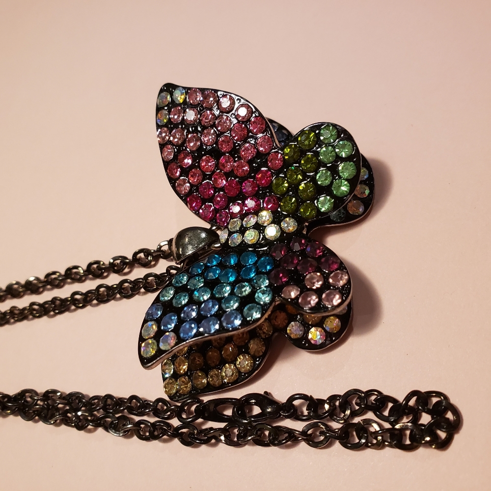 Butterfly Rhinestone Necklace - Picture 3 of 4
